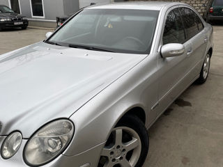 Mercedes E-Class foto 4