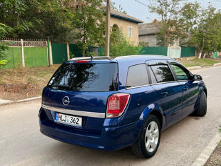 Opel Astra foto 1