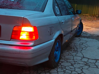 BMW 3 Series foto 3