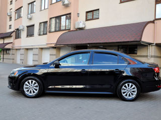 Volkswagen Jetta foto 4