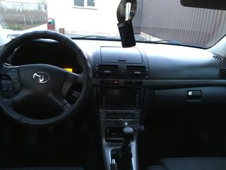 Toyota Avensis foto 7