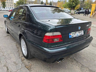 BMW 5 Series foto 10