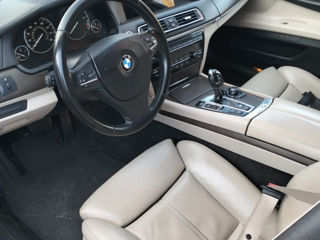 BMW 7 Series foto 3