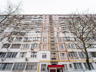 Apartament cu 3 camere, 72 m², Botanica, Chișinău foto 1