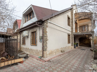 Se vinde Duplex pe str. Serghei Rahmaninov, Buiucani, Chișinău