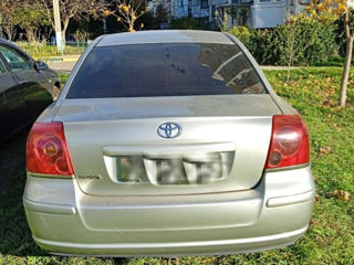 Toyota Avensis foto 3