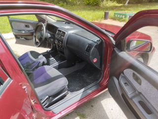 Nissan Almera foto 8