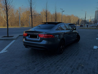 Jaguar XE foto 3