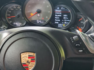 Porsche, Mercedes cu șofer și fără.