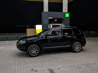 Volkswagen Touareg foto 1