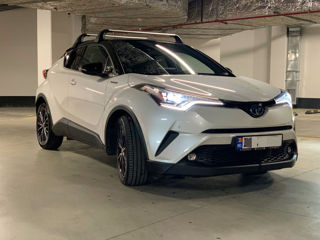 Toyota C-HR foto 2