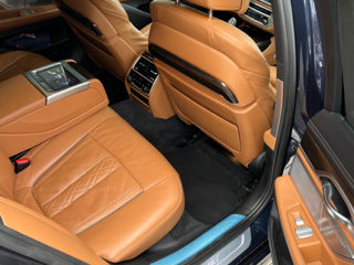 BMW 7 Series foto 11