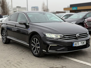 Volkswagen Passat foto 2