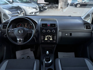 Volkswagen Touran foto 10