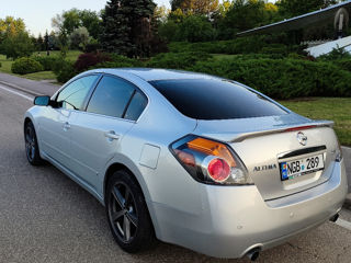 Nissan Altima foto 4