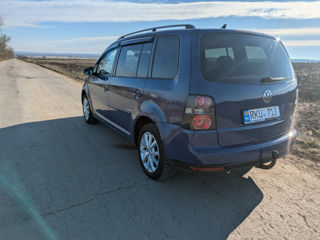 Volkswagen Touran foto 5