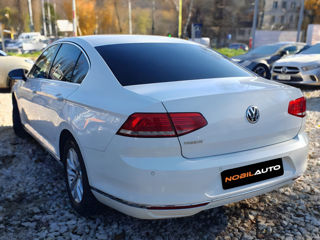 Volkswagen Passat foto 3