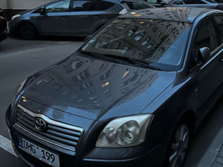 Toyota Avensis foto 1