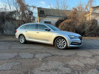 Skoda Superb foto 2