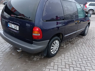 Dodge Grand Caravan foto 3