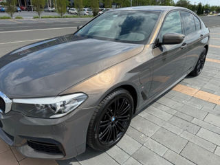 BMW 5 Series foto 2