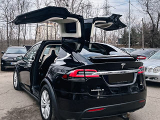 Tesla Model X foto 6