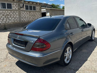 Mercedes E-Class foto 2