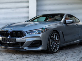 BMW 8 Series foto 1