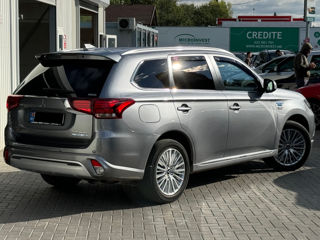 Mitsubishi Outlander foto 3