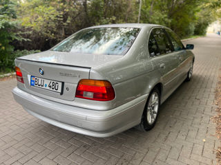 BMW 5 Series foto 3