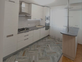 Apartament cu 2 camere, 70 m², Buiucani, Chișinău foto 3