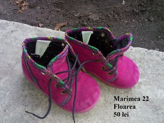 Papucei de toamna/iarna. Prețul fiecărei perechi este 50-75 lei. foto 4