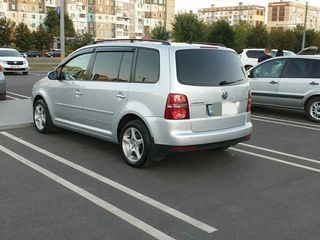 Volkswagen Touran foto 6