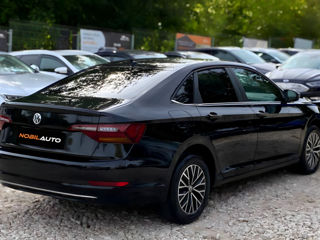 Volkswagen Jetta foto 5