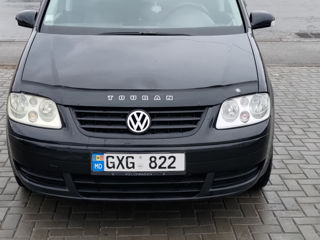 Volkswagen Touran foto 4