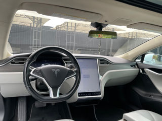 Tesla Model S foto 8