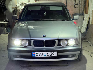 BMW 5 Series foto 5