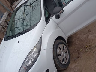 Ford Fiesta foto 3