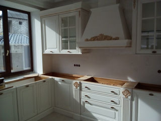 Vopsire mobila ,lemn natural,mdf, patina ,foiță aur. Companie si lucratori italiani,,experienta 30an foto 0
