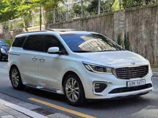 KIA Carnival foto 2