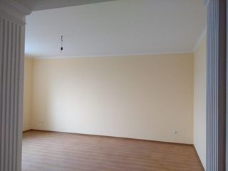 Apartament cu 2 camere, 72 m², Periferie, Codru, Chișinău mun. foto 3