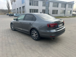 Volkswagen Jetta foto 7