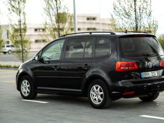 Volkswagen Touran foto 8