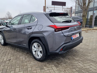 Lexus UX foto 4