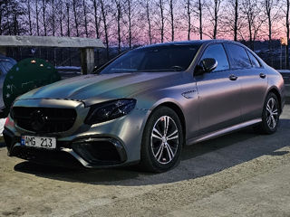 Mercedes E-Class foto 2