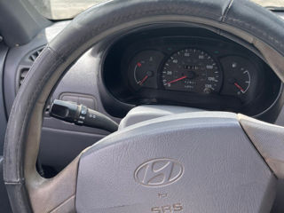 Hyundai Accent фото 8
