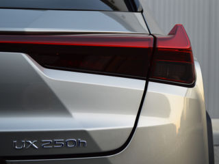 Lexus UX foto 6