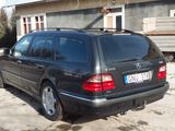 Mercedes Benz E Class foto 9