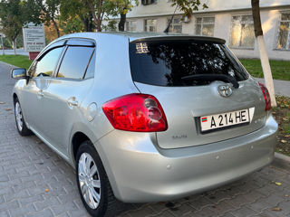 Toyota Auris foto 4