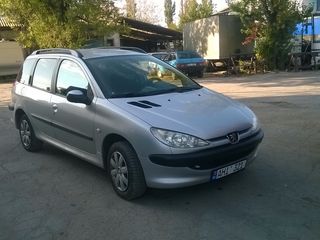 Peugeot 206 foto 1